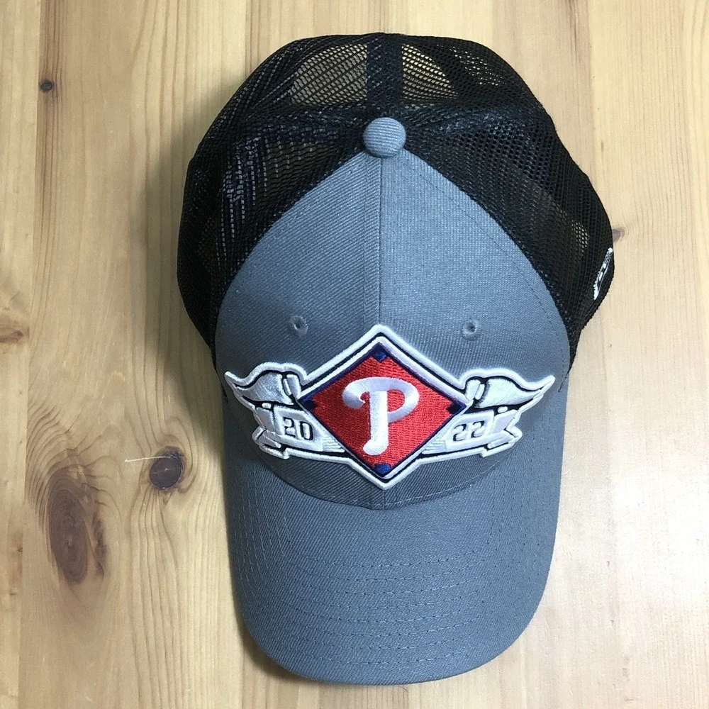 Philadelphia Phillies 2022 Postseason New Era 9FORTY Trucker Hat OSFM Gray Black